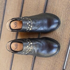 Black Heeled Mules